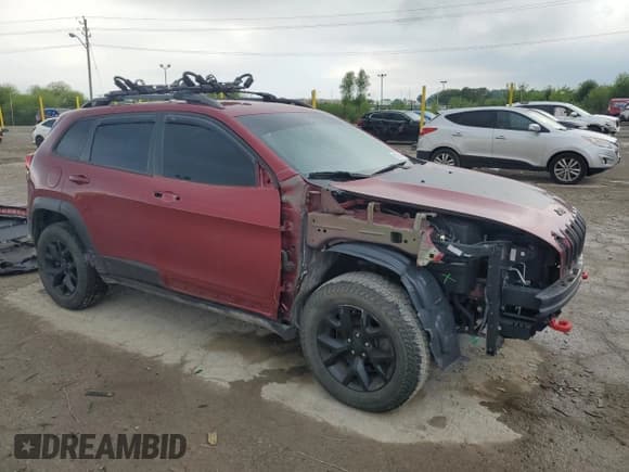 ✅ 2017 Jeep Cherokee Trailhawk • VIN: 1C4PJMBB9HW615933 • Lot: 65837465. Wystawiony na Copart z przebiegiem 75 395 mil. Bezpłatny archiwum sprzedaży aukcyjnych z USA i szczegółowy raport historii pojazdu na DreamBid. Zdjęcie 4.