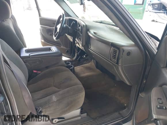 ✅ 2004 Chevrolet Silverado 1500 LS • VIN: 2GCEC19V241168072 • Lot: 43527884. Wystawiony na IAAI z przebiegiem Nie podano mil. Skorzystaj z bezpłatnego archiwum sprzedaży aukcyjnych z USA i zobacz szczegółowy raport historii pojazdu na DreamBid. Zdjęcie 5.