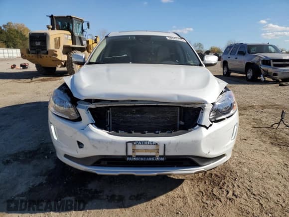 ✅ 2015 Volvo XC60 T6 • VIN: YV4902RK2F2721325 • Лот: 90542415. Опубликован ранее на Copart с пробегом 124 268 миль. Бесплатный доступ к архиву аукционных продаж из США и подробный отчёт об истории автомобиля на DreamBid. Изображение 5.