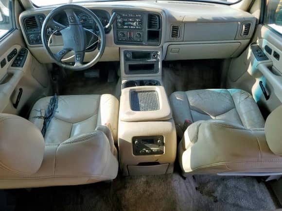 2003 Chevrolet Suburban Z71 с VIN 3GNFK16Z93G228859, выставлен на аукционе Copart как лот 71418375 с пробегом 322 099 миль миль и Чистый • Clean title. История ставок и продаж доступна на DreamBid. Изображение 8.