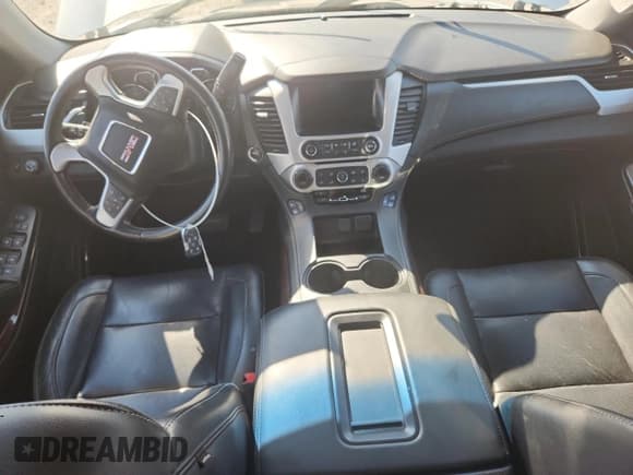 ✅ 2018 GMC Yukon XL SLT • VIN: 1GKS2GKC4JR185786 • Lot: 71130145. Listed on Copart with 132,850 mi. Free auction sales archive from the USA and detailed vehicle history report at DreamBid. Image 8.