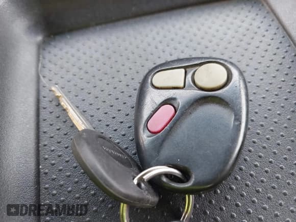 ✅ 2000 Chevrolet Silverado 1500 LS • VIN: 2GCEK19T5Y1184998 • Лот: 43539627. Опубликован ранее на IAAI с пробегом 271 250 миль. Бесплатный доступ к архиву аукционных продаж из США и подробный отчёт об истории автомобиля на DreamBid. Изображение 11.