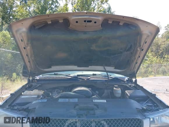 2003 Chevrolet Silverado 1500HD LS with VIN 1GCGK13U13F120419, listed as a IAAI auction lot 43250986 with 201,013 mi miles and . Bid and sale history available at DreamBid. Image 10.