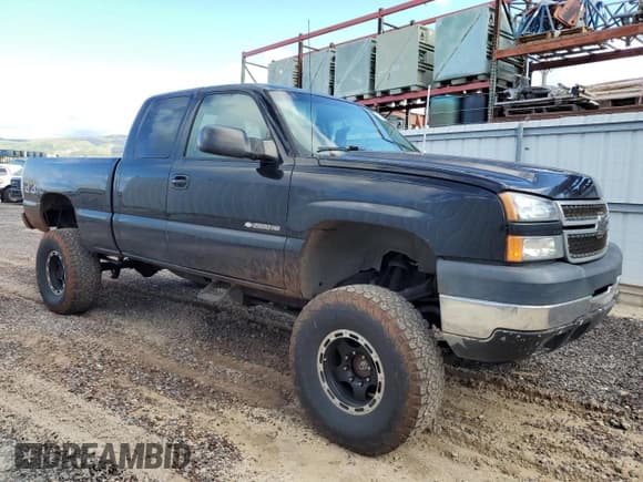 ✅ 2005 Chevrolet Silverado 2500HD LT • VIN: 1GCHK29U95E298802 • Lot: 42348454. Listed on Copart with 285,627 mi. Free auction sales archive from the USA and detailed vehicle history report at DreamBid. Image 4.