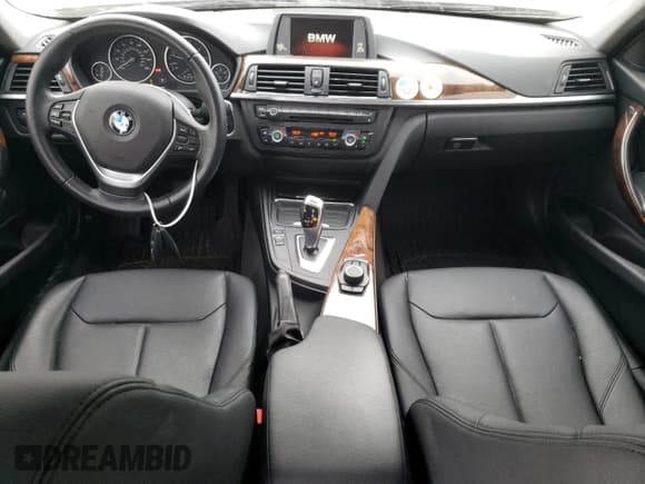 ✅ 2014 BMW 3 Series 328d • VIN: WBA3D3C51EK156907 • Lot: 51403055. Wystawiony na Copart z przebiegiem 215 812 mil. Bezpłatny archiwum sprzedaży aukcyjnych z USA i szczegółowy raport historii pojazdu na DreamBid. Zdjęcie 8.