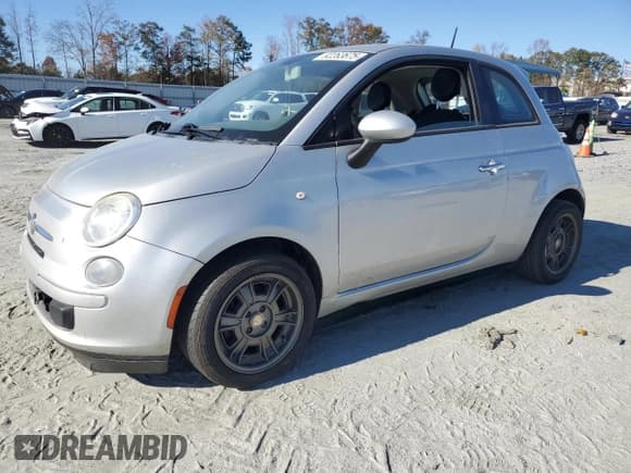 ✅ 2013 FIAT 500 Pop • VIN: 3C3CFFAR6DT754495 • Лот: 92263675. Опубликован ранее на Copart с пробегом 173 817 миль. Бесплатный доступ к архиву аукционных продаж из США и подробный отчёт об истории автомобиля на DreamBid. Изображение 1.