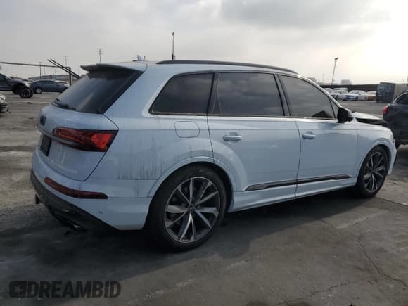 ✅ 2024 Audi SQ7 Premium Plus • VIN: WA1AWBF7XRD003197 • Lot: 86515734. Listed on Copart with 5,842 mi. Free auction sales archive from the USA and detailed vehicle history report at DreamBid. Image 3.