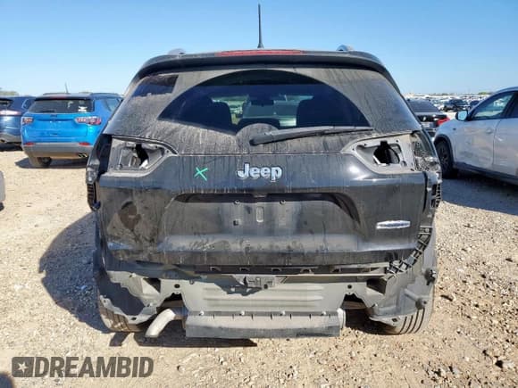 ✅ 2019 Jeep Cherokee Latitude • VIN: 1C4PJLCB2KD348260 • Lot: 90700975. Wystawiony na Copart z przebiegiem 118 193 mil. Bezpłatny archiwum sprzedaży aukcyjnych z USA i szczegółowy raport historii pojazdu na DreamBid. Zdjęcie 6.