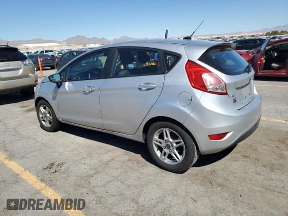 ✅ 2018 Ford Fiesta SE • VIN: 3FADP4EJXJM110757 • Лот: 84055055. Опубликован ранее на Copart с пробегом 101 164 миль. Бесплатный доступ к архиву аукционных продаж из США и подробный отчёт об истории автомобиля на DreamBid. Изображение 2.
