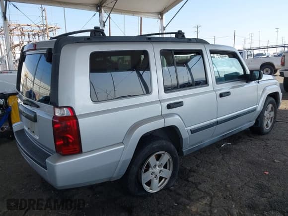 ✅ 2006 Jeep Commander • VIN: 1J8HH48K76C329934 • Лот: 41528939. Опубликован ранее на IAAI с пробегом 180 006 миль. Бесплатный доступ к архиву аукционных продаж из США и подробный отчёт об истории автомобиля на DreamBid. Изображение 4.