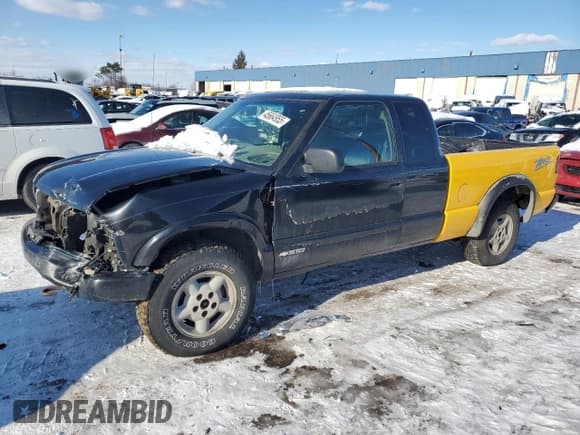 ✅ 2002 Chevrolet S-10 LS • VIN: 1GCDT19WX28158890 • Лот: 45664955. Опубликован ранее на Copart с пробегом 133 634 миль. Бесплатный доступ к архиву аукционных продаж из США и подробный отчёт об истории автомобиля на DreamBid. Изображение 1.