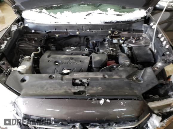 ✅ 2018 Mitsubishi Outlander SEL • VIN: JA4AP4AW1JZ009114 • Лот: 42558865. Опубликован ранее на Copart с пробегом 105 044 миль. Бесплатный доступ к архиву аукционных продаж из США и подробный отчёт об истории автомобиля на DreamBid. Изображение 12.