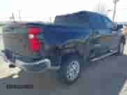 2019 Chevrolet Silverado 1500 LT z VIN 3GCUYDED7KG120227, wystawiony jako IAAI lot #38877247 z przebiegiem 102 592 mil mil oraz . Historia ofert i sprzedaży dostępna na DreamBid. Obrazek 4.