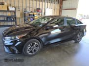 ✅ 2024 Kia Forte LXS • VIN: 3KPF24AD9RE713688 • Лот: 76825764. Опубликован ранее на Copart с пробегом 20 586 миль. Бесплатный доступ к архиву аукционных продаж из США и подробный отчёт об истории автомобиля на DreamBid. Изображение 1.