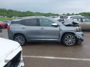 ✅ 2020 GMC Terrain Denali • VIN: 3GKALXEX9LL137492 • Lot: 42126393. Wystawiony na IAAI z przebiegiem 47 075 mil. Bezpłatny archiwum sprzedaży aukcyjnych z USA i szczegółowy raport historii pojazdu na DreamBid. Zdjęcie 13.