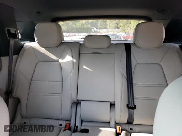 ✅ 2022 Porsche Cayenne E-Hybrid • VIN: WP1AE2AY7NDA26356 • Lot: 69035584. Listed on Copart with 34,883 mi. Free auction sales archive from the USA and detailed vehicle history report at DreamBid. Image 10.