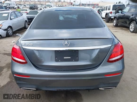 ✅ 2020 Mercedes-Benz E 350 • VIN: WDDZF8DB5LA711908 • Lot: 42074964. Listed on IAAI with 49,805 mi. Free auction sales archive from the USA and detailed vehicle history report at DreamBid. Image 16.