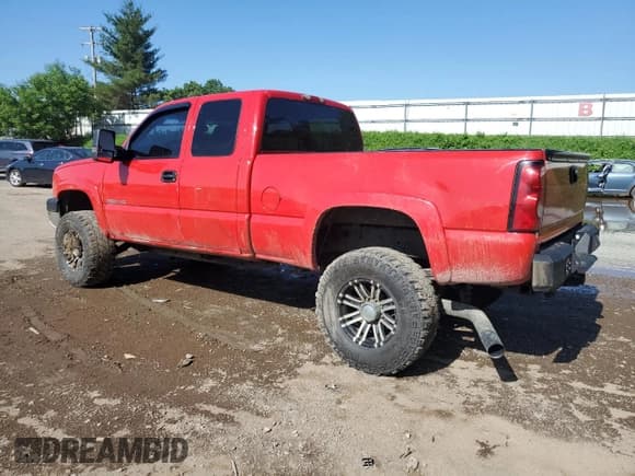 ✅ 2004 Chevrolet Silverado 2500HD LT • VIN: 1GCHK29274E255685 • Лот: 61619395. Опубликован ранее на Copart с пробегом 205 614 миль. Бесплатный доступ к архиву аукционных продаж из США и подробный отчёт об истории автомобиля на DreamBid. Изображение 2.
