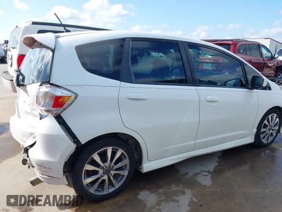✅ 2013 Honda Fit Sport • VIN: JHMGE8H52DC009784 • Lot: 43199569. Listed on IAAI with 206,743 mi. Free auction sales archive from the USA and detailed vehicle history report at DreamBid. Image 13.