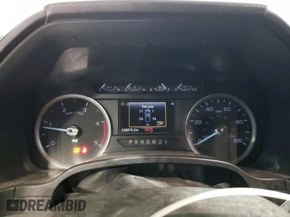 ✅ 2019 Ford F-350 XL • VIN: 1FT8W3BT4KEE71388 • Lot: 83966085. Wystawiony na Copart z przebiegiem 232 875 mil. Bezpłatny archiwum sprzedaży aukcyjnych z USA i szczegółowy raport historii pojazdu na DreamBid. Zdjęcie 9.