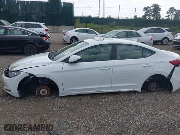 ✅ 2018 Hyundai Elantra SEL • VIN: 5NPD84LF0JH277852 • Lot: 43173145. Listed on IAAI with Not provided miles. Access the free auction sales archive from the USA and view a detailed vehicle history report at DreamBid. Image 13.
