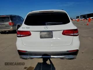 ✅ 2018 Mercedes-Benz GLC 300 • VIN: WDC0G4JBXJV099556 • Лот: 94121085. Опубликован ранее на Copart с пробегом 113 798 миль. Бесплатный доступ к архиву аукционных продаж из США и подробный отчёт об истории автомобиля на DreamBid. Изображение 6.