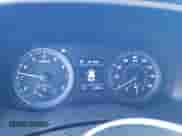 2019 Hyundai Tucson SE z VIN KM8J23A44KU910291, wystawiony jako Copart lot #86820405 z przebiegiem 61 875 mil mil oraz Szkoda całkowita • Salvage title. Historia ofert i sprzedaży dostępna na DreamBid. Obrazek 9.