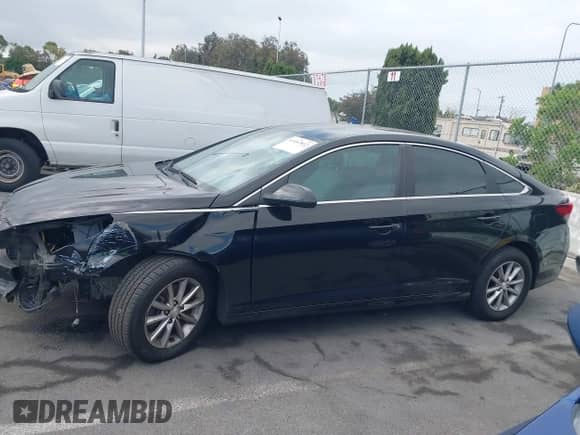 2019 Hyundai Sonata SE z VIN 5NPE24AF0KH741670, wystawiony jako IAAI lot #43187812 z przebiegiem 255 586 mil mil oraz . Historia ofert i sprzedaży dostępna na DreamBid. Obrazek 15.