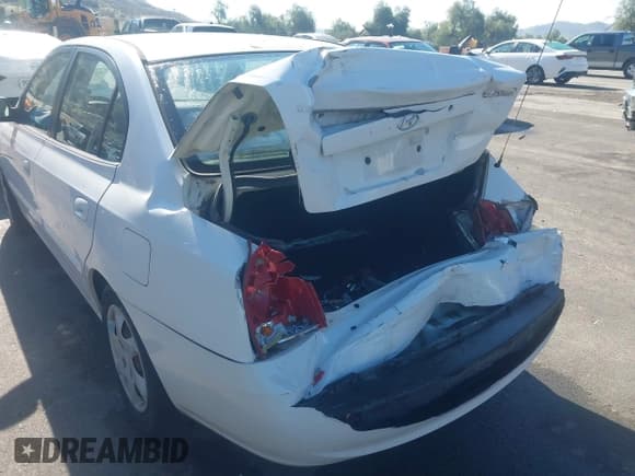 ✅ 2005 Hyundai Elantra GLS • VIN: KMHDN46D75U170484 • Lot: 41750031. Wystawiony na IAAI z przebiegiem 149 916 mil. Bezpłatny archiwum sprzedaży aukcyjnych z USA i szczegółowy raport historii pojazdu na DreamBid. Zdjęcie 6.