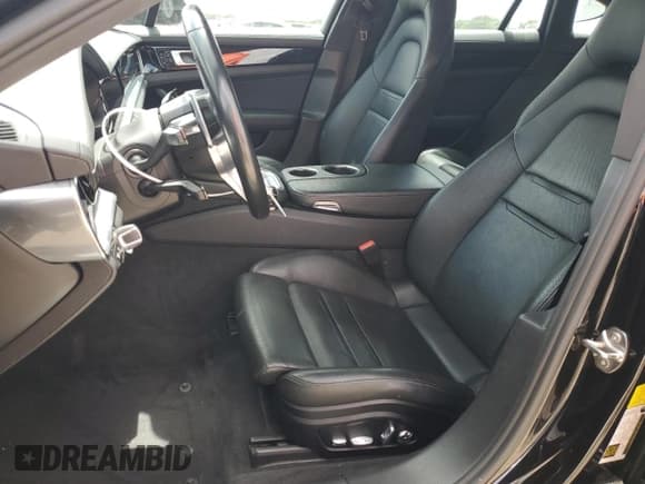 ✅ 2019 Porsche Panamera • VIN: WP0AA2A77KL101210 • Лот: 60164955. Опубликован ранее на Copart с пробегом 61 145 миль. Бесплатный доступ к архиву аукционных продаж из США и подробный отчёт об истории автомобиля на DreamBid. Изображение 7.