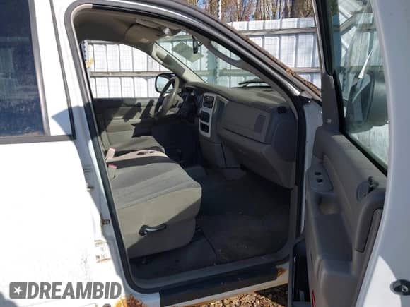 2004 Dodge 1500 SLT z VIN 1D7HU18D14S632932, wystawiony jako IAAI lot #43601605 z przebiegiem 116 019 mil mil oraz . Historia ofert i sprzedaży dostępna na DreamBid. Obrazek 5.