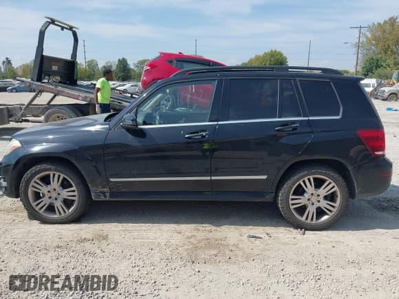 ✅ 2013 Mercedes-Benz GLK 350 • VIN: WDCGG8JB8DF942514 • Lot: 43246972. Wystawiony na IAAI z przebiegiem 240 318 mil. Bezpłatny archiwum sprzedaży aukcyjnych z USA i szczegółowy raport historii pojazdu na DreamBid. Zdjęcie 14.