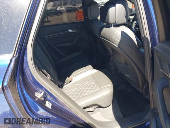 ✅ 2020 Audi SQ5 Prestige • VIN: WA1C4AFY6L2020342 • Lot: 41798088. Wystawiony na IAAI z przebiegiem 27 937 mil. Bezpłatny archiwum sprzedaży aukcyjnych z USA i szczegółowy raport historii pojazdu na DreamBid. Zdjęcie 8.