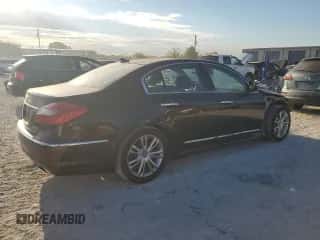 2013 Hyundai Genesis 3.8L z VIN KMHGC4DD2DU235018, wystawiony jako Copart lot #68791954 z przebiegiem 171 739 mil mil oraz Szkoda całkowita • Salvage title. Historia ofert i sprzedaży dostępna na DreamBid. Obrazek 3.