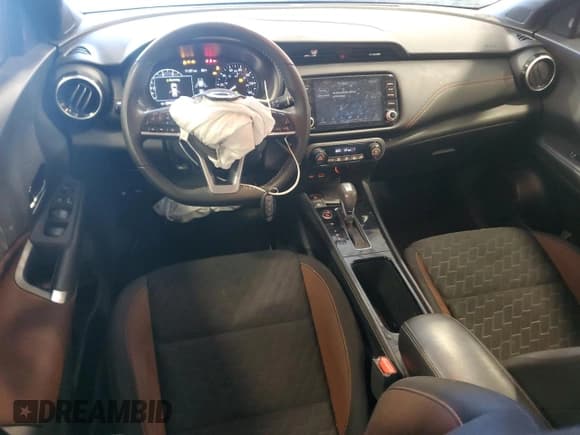 ✅ 2021 Nissan Kicks SR • VIN: 3N1CP5DV3ML547710 • Lot: 82628835. Listed on Copart with 87,341 mi. Free auction sales archive from the USA and detailed vehicle history report at DreamBid. Image 8.