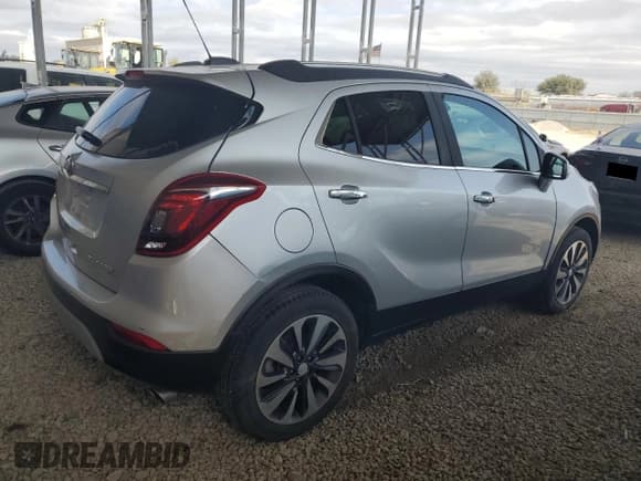 ✅ 2019 Buick Encore Essence • VIN: KL4CJGSM2KB872958 • Лот: 85133485. Опубликован ранее на Copart с пробегом 114 528 миль. Бесплатный доступ к архиву аукционных продаж из США и подробный отчёт об истории автомобиля на DreamBid. Изображение 3.