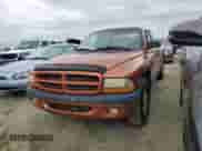 2000 Dodge Dakota z VIN 1B7GL22X0YS648773, wystawiony jako Copart lot #73998694 z przebiegiem 105 897 mil mil oraz Czysty tytuł • Clean title. Historia ofert i sprzedaży dostępna na DreamBid. Obrazek 1.