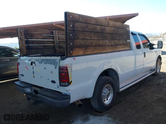 ✅ 1999 Ford F-250 XL • VIN: 1FTNX20LXXEB16018 • Lot: 43290812. Listed on IAAI with 296,736 mi. Free auction sales archive from the USA and detailed vehicle history report at DreamBid. Image 4.