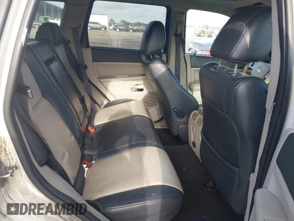 ✅ 2008 Jeep Grand Cherokee Limited • VIN: 1J8HS58218C194816 • Лот: 42743460. Опубликован ранее на IAAI с пробегом 203 849 миль. Бесплатный доступ к архиву аукционных продаж из США и подробный отчёт об истории автомобиля на DreamBid. Изображение 8.