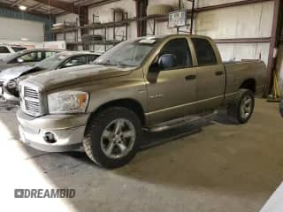 2008 Dodge 1500 ST z VIN 1D7HU18288J114682, wystawiony jako Copart lot #88599485 z przebiegiem 225 842 mil mil oraz Szkoda całkowita • Salvage title. Historia ofert i sprzedaży dostępna na DreamBid. Obrazek 1.