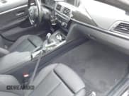 ✅ 2018 BMW 4 Series 440i • VIN: WBA4J5C56JBF07087 • Lot: 41421921. Wystawiony na IAAI z przebiegiem 61 601 mil. Bezpłatny archiwum sprzedaży aukcyjnych z USA i szczegółowy raport historii pojazdu na DreamBid. Zdjęcie 5.