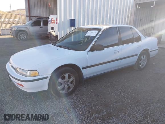 ✅ 1992 Honda Accord • VIN: JHMCB7577NC056074 • Lot: 43916398. Listed on IAAI with 254,314 mi. Free auction sales archive from the USA and detailed vehicle history report at DreamBid. Image 2.