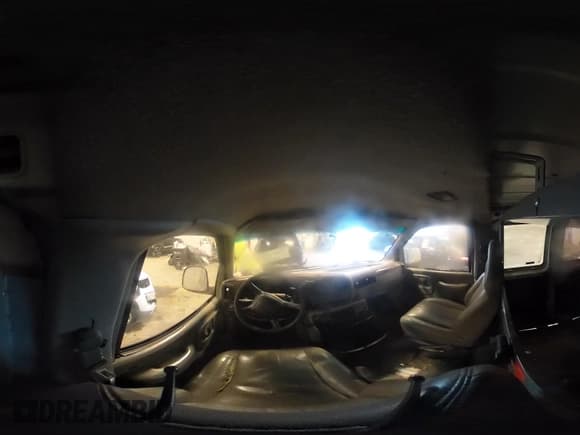 ✅ 2001 Chevrolet Express Cargo • VIN: 1GCFG25W911173770 • Lot: 43657435. Listed on IAAI with 162,119 mi. Free auction sales archive from the USA and detailed vehicle history report at DreamBid. Image 18.