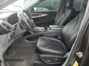 ✅ 2017 Lincoln MKX Select • VIN: 2LMPJ6KP1HBL48487 • Лот: 65281845. Опубликован ранее на Copart с пробегом 95 741 миль. Бесплатный доступ к архиву аукционных продаж из США и подробный отчёт об истории автомобиля на DreamBid. Изображение 7.