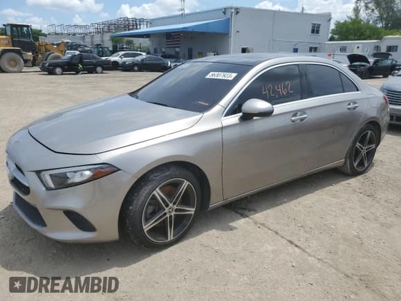 ✅ 2019 Mercedes-Benz A 220 • VIN: WDD3G4EB3KW003281 • Лот: 56307923. Опубликован ранее на Copart с пробегом 42 462 миль. Бесплатный доступ к архиву аукционных продаж из США и подробный отчёт об истории автомобиля на DreamBid. Изображение 1.