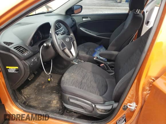 2017 Hyundai Accent SE с VIN KMHCT5AE3HU328234, выставлен на аукционе Copart как лот 46114273 с пробегом 98 319 миль миль и . История ставок и продаж доступна на DreamBid. Изображение 7.