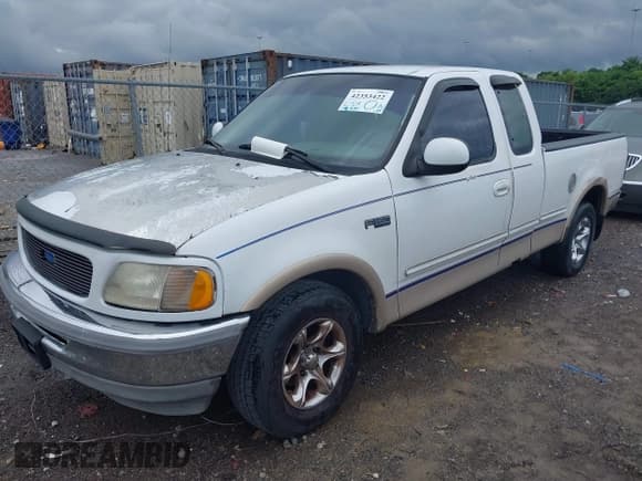 ✅ 1997 Ford F-150 XL • VIN: 1FTEX17L1VNB15658 • Lot: 42353422. Wystawiony na IAAI z przebiegiem 217 975 mil. Bezpłatny archiwum sprzedaży aukcyjnych z USA i szczegółowy raport historii pojazdu na DreamBid. Zdjęcie 6.
