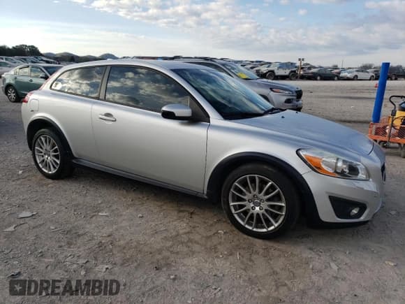 ✅ 2012 Volvo C30 • VIN: YV1672MKXC2286570 • Lot: 79725734. Wystawiony na Copart z przebiegiem 100 661 mil. Bezpłatny archiwum sprzedaży aukcyjnych z USA i szczegółowy raport historii pojazdu na DreamBid. Zdjęcie 4.