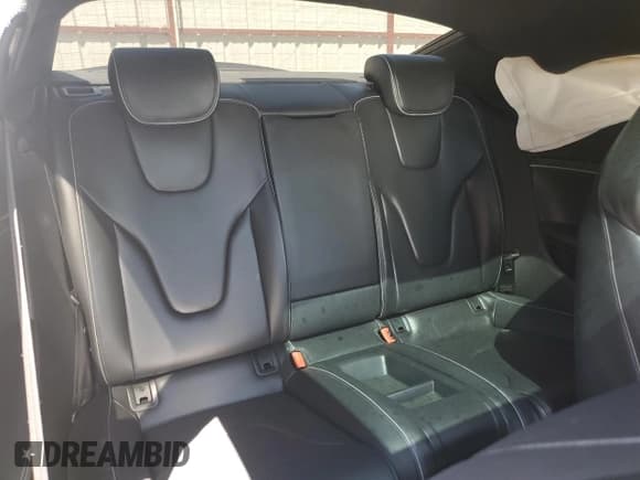 ✅ 2013 Audi RS 5 • VIN: WUAC6AFR1DA901260 • Lot: 71126734. Wystawiony na Copart z przebiegiem 105 779 mil. Bezpłatny archiwum sprzedaży aukcyjnych z USA i szczegółowy raport historii pojazdu na DreamBid. Zdjęcie 10.