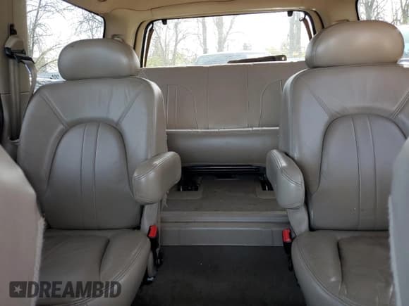 ✅ 2001 Ford Expedition Eddie Bauer • VIN: 1FMFU18LX1LA81622 • Lot: 51681015. Wystawiony na Copart z przebiegiem 229 038 mil. Bezpłatny archiwum sprzedaży aukcyjnych z USA i szczegółowy raport historii pojazdu na DreamBid. Zdjęcie 10.